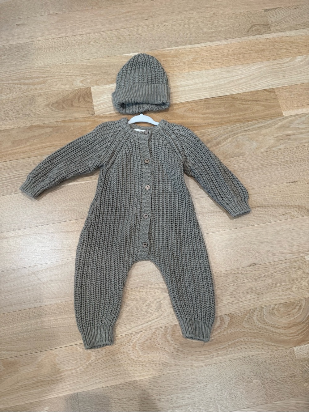 Quincy Mae Baby chunky Knit One-Piece with Matching Hat - green 6-12 months